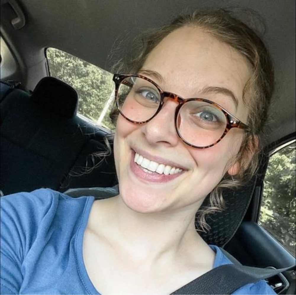 Meet your Posher, Chloe